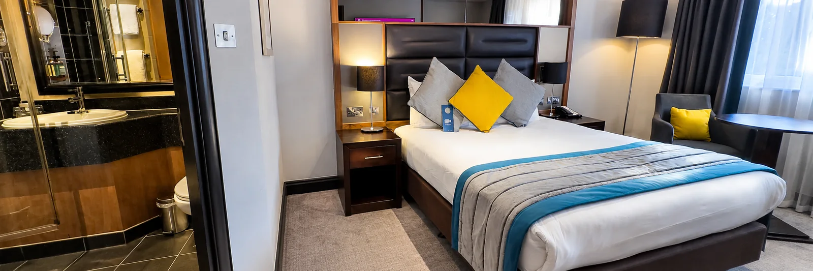 Gatwick hotels with parking