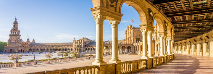 Undercover path in Seville.