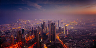 Duabi at night.