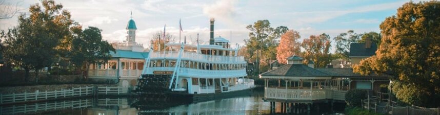 Orlando river and river boat.