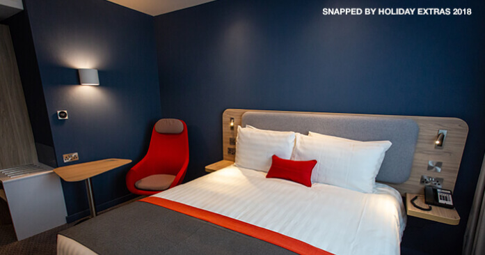 Holiday Inn Express Terminal 4