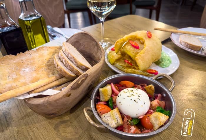 Radisson RED Heathrow - Food