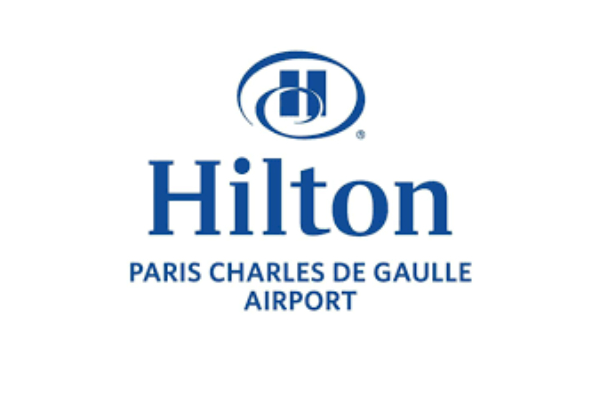 Logo de l'hôtel Hilton à l'aéroport Charles de Gaulle