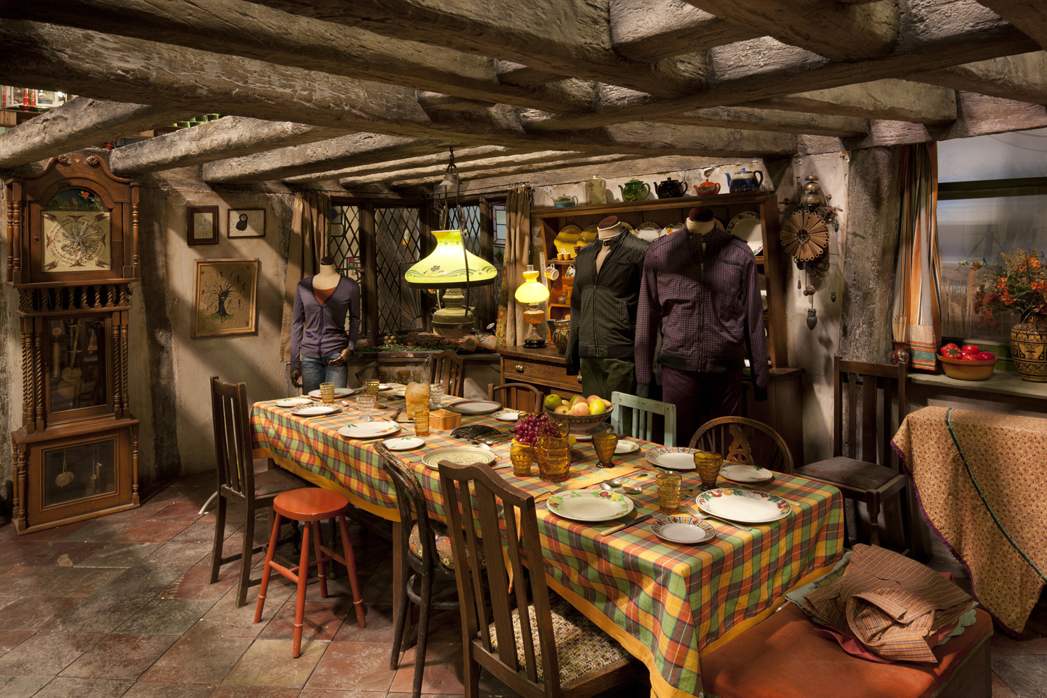 Warner Bros. Studio Tour + Hotel Stay - Last Minute Availability