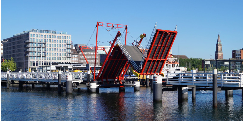 Hörnbrücke Hafen Kiel – Hotel am Kreuzfahrthafen Kiel