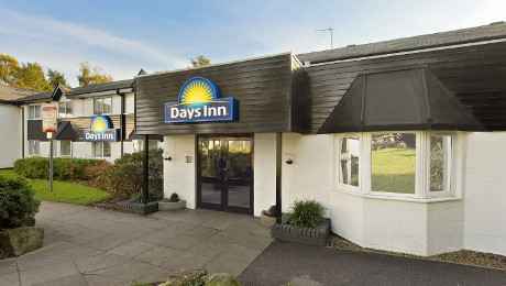 Days Inn Fleet Exterior
