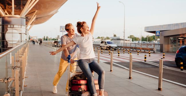 Studenten am Flughafen