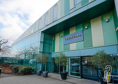 gatwick airport courtyard marriott exterior