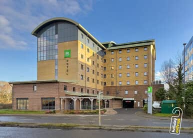 gatwick airport south terminal ibis exterior