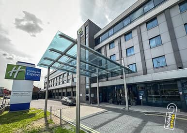 holiday inn express heathrow terminal 5 exterior