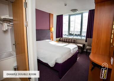 liverpool airport premier inn bedroom