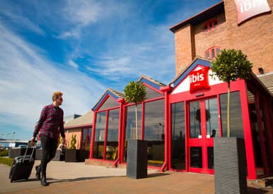 luton ibis exterior