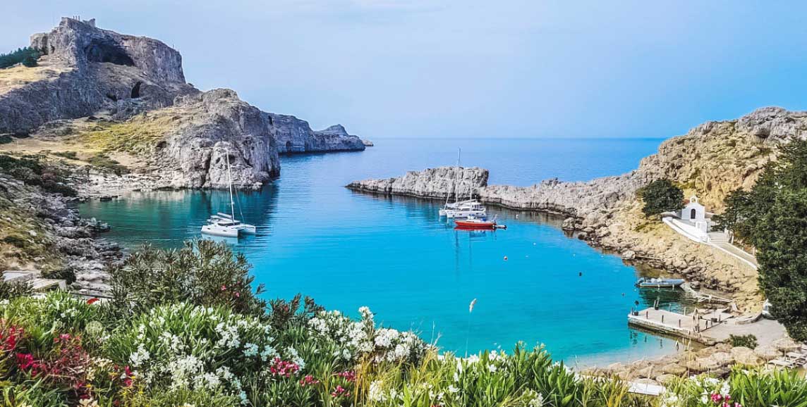 Holiday Extras travel magazine
